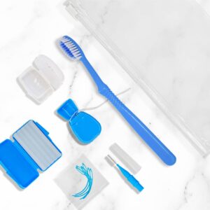 Kit de ortodoncia – Cepillo, cera, hilo, pasahilos y cepillo interdental (con estuche)